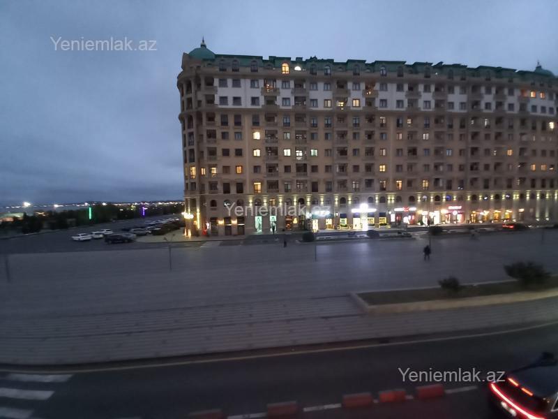 3 otaqlı Bina evi menzil, Sumqayıt Bulvarı, Sumqayıt