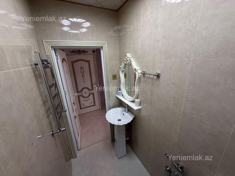 3 otaqlı Bina evi menzil, Sumqayıt Bulvarı, Sumqayıt