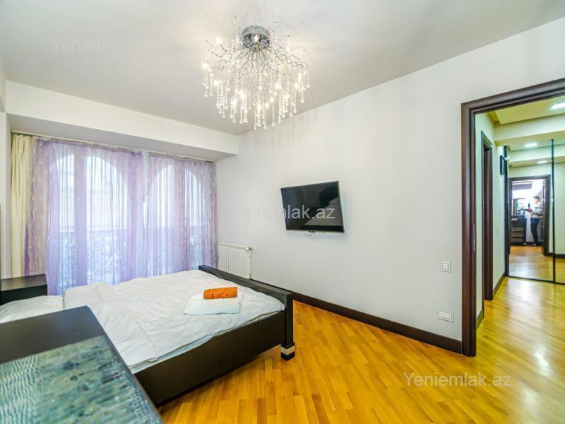 3 otaqlı Bina evi menzil, Səbail rayonu, Bakı