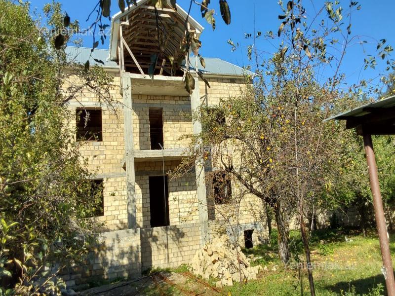 Torpaq sahəsi, Qəbələ