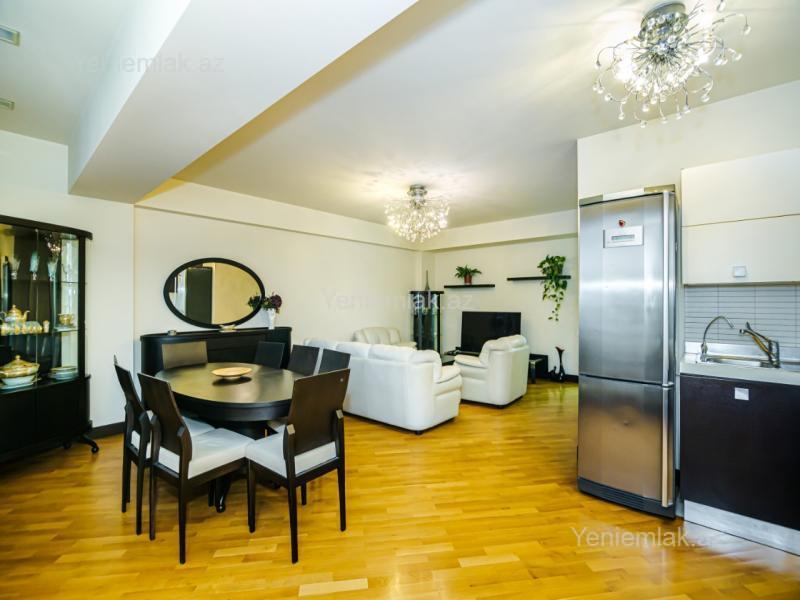 3 otaqlı Bina evi menzil, Səbail rayonu, Bakı