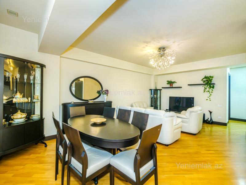 3 otaqlı Bina evi menzil, Səbail rayonu, Bakı