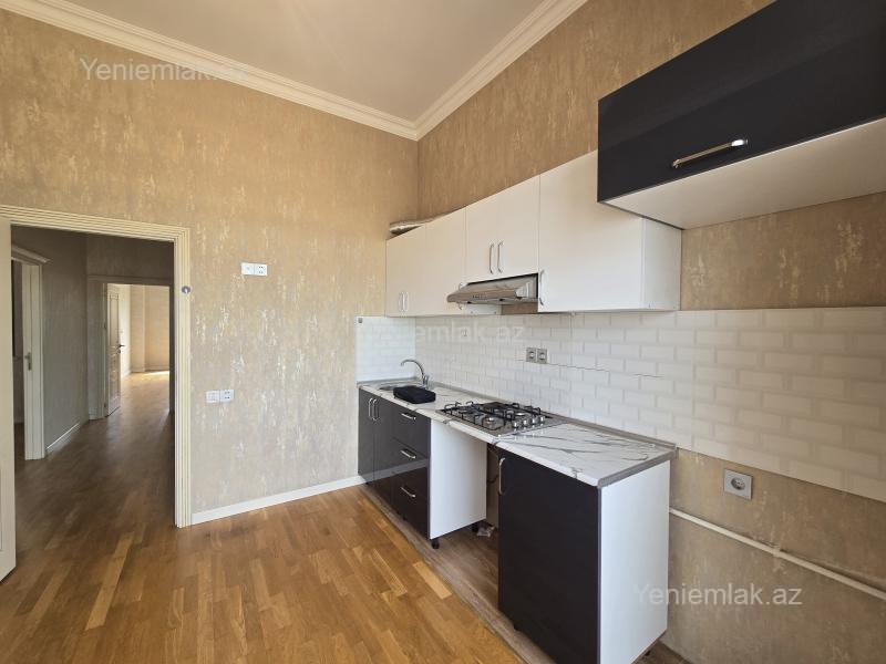 3 otaqlı Bina evi menzil, Sumqayıt Bulvarı, Sumqayıt
