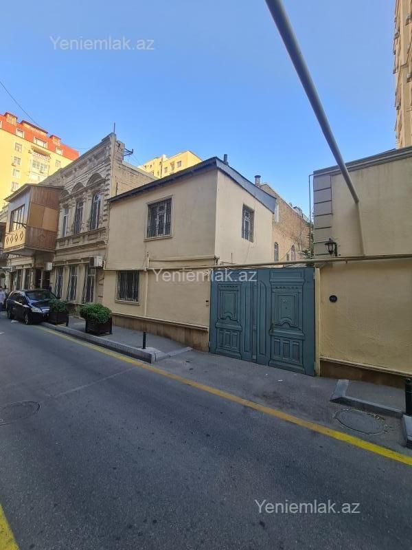 3 otaqlı Bina evi menzil, Səbail rayonu, Bakı