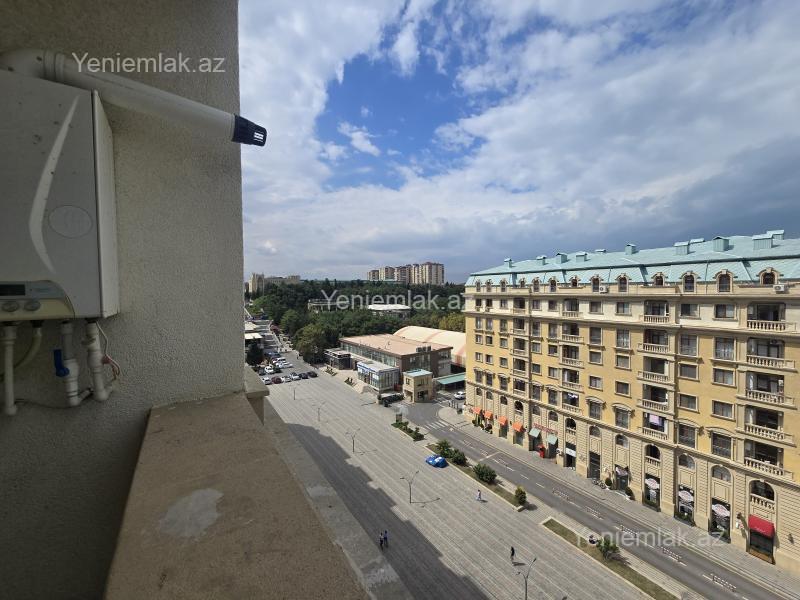 3 otaqlı Bina evi menzil, Sumqayıt Bulvarı, Sumqayıt