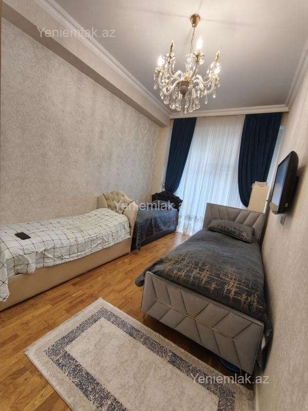 3 otaqlı Bina evi menzil, Sumqayıt Bulvarı, Sumqayıt
