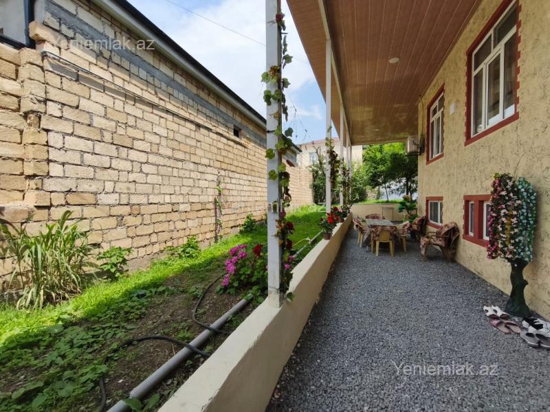 8 otaqlı Həyət evi / Villa, Şəki