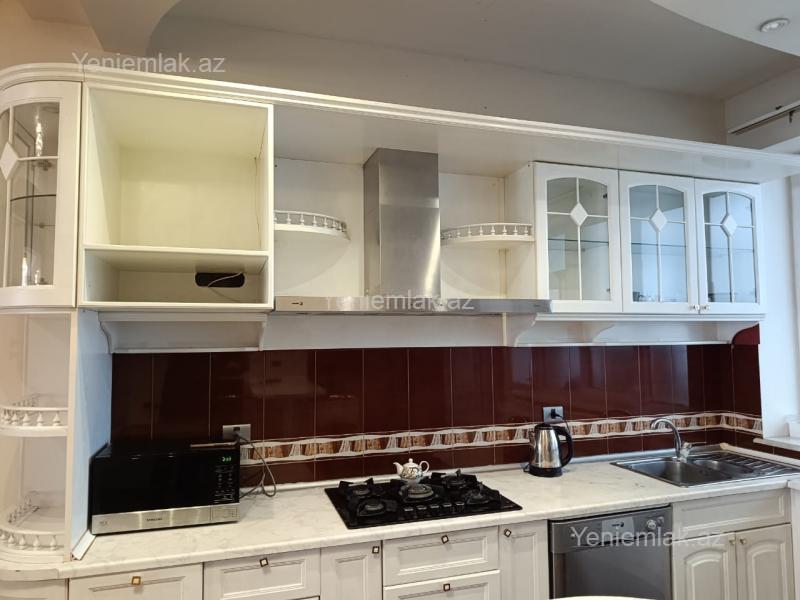 3 otaqlı Bina evi menzil, Səbail rayonu, Bakı