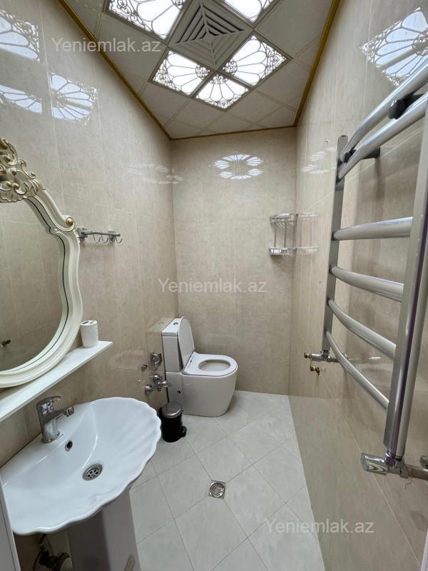 3 otaqlı Bina evi menzil, Sumqayıt Bulvarı, Sumqayıt