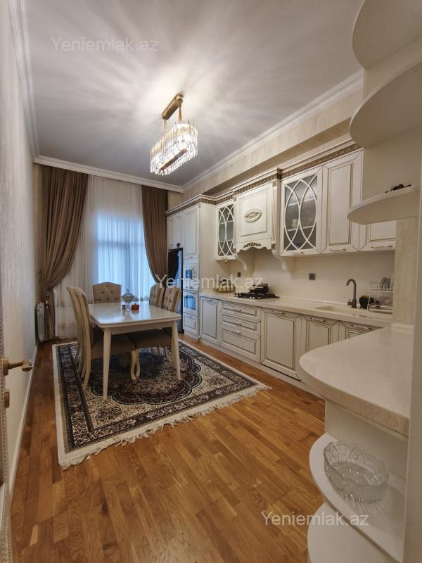 3 otaqlı Bina evi menzil, Sumqayıt Bulvarı, Sumqayıt