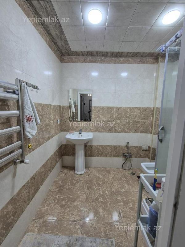 3 otaqlı Bina evi menzil, Sumqayıt Bulvarı, Sumqayıt