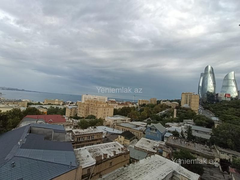 3 otaqlı Bina evi menzil, Səbail rayonu, Bakı