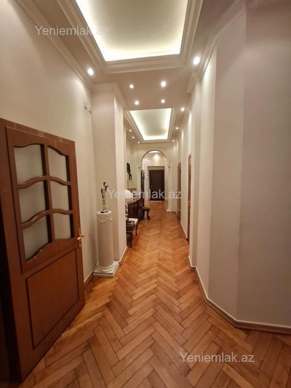 6 otaqlı Bina evi menzil, Səbail rayonu, Bakı