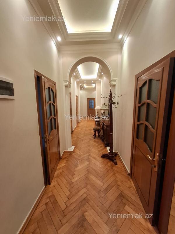 6 otaqlı Bina evi menzil, Səbail rayonu, Bakı