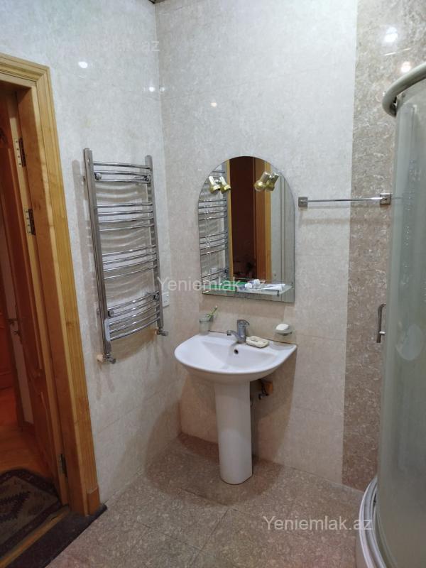3 otaqlı Bina evi menzil, Səbail rayonu, Bakı