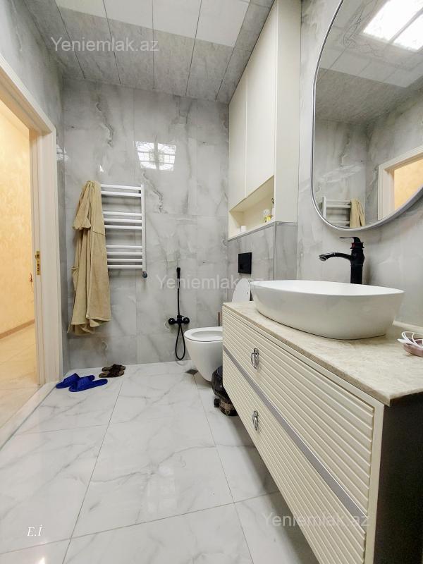 3 otaqlı Bina evi menzil, Sumqayıt Bulvarı, Sumqayıt