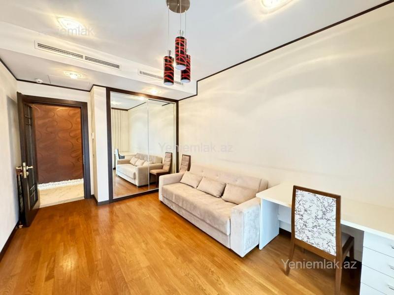 3 otaqlı Bina evi menzil, Səbail rayonu, Bakı