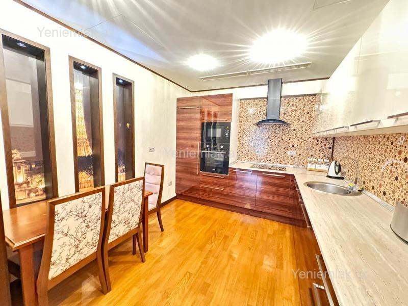 3 otaqlı Bina evi menzil, Səbail rayonu, Bakı
