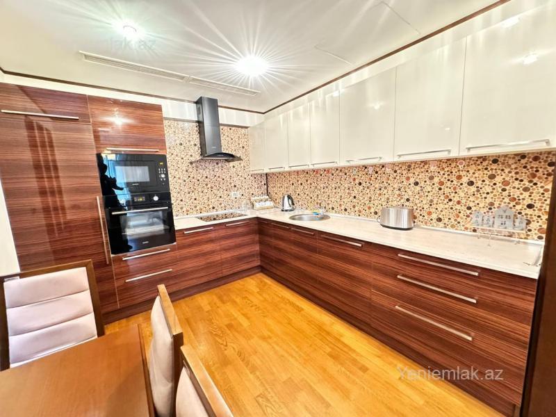 3 otaqlı Bina evi menzil, Səbail rayonu, Bakı