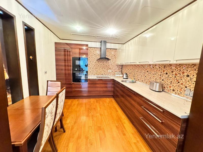 3 otaqlı Bina evi menzil, Səbail rayonu, Bakı