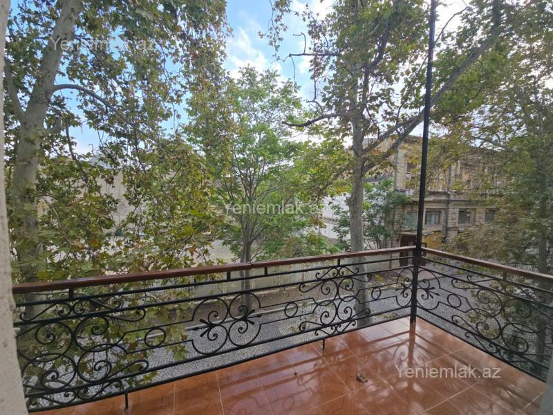 3 otaqlı Bina evi menzil, Səbail rayonu, Bakı