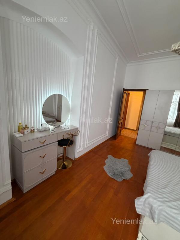3 otaqlı Bina evi menzil, Səbail rayonu, Bakı