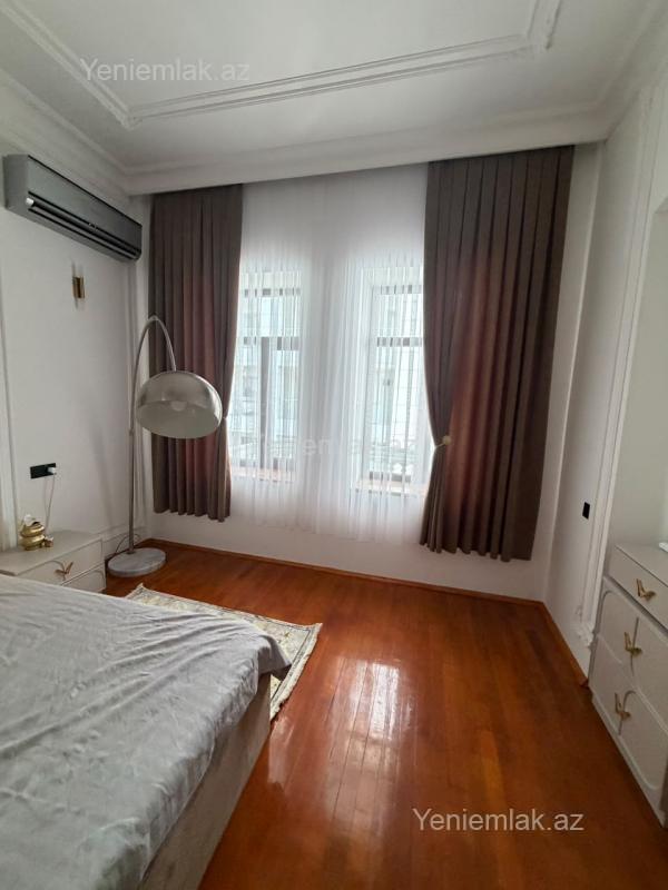 3 otaqlı Bina evi menzil, Səbail rayonu, Bakı