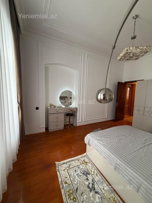 3 otaqlı Bina evi menzil, Səbail rayonu, Bakı