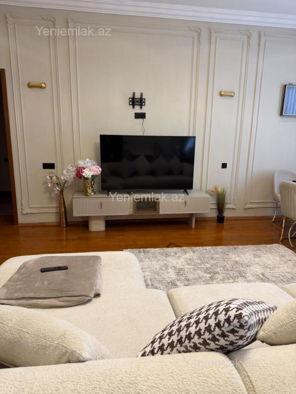 3 otaqlı Bina evi menzil, Səbail rayonu, Bakı