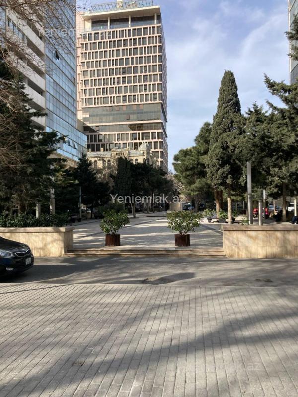 3 otaqlı Bina evi menzil, Səbail rayonu, Bakı