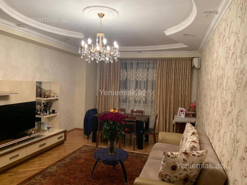 Bina evi menzil Kirayə Bakı Xətai rayonu Həzi Aslanov metrosunun tam çıxışında yerləşir . Mənzil 3 otaqlıdır. Bütün məi