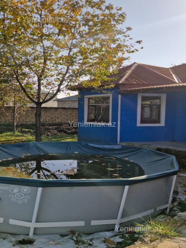 Həyət evi / Villa Satılır Qəbələ Salam ev sexsi tikilmis evdi 4 sota yaxindi kupcali.yeni remont olunub esyali ve esya