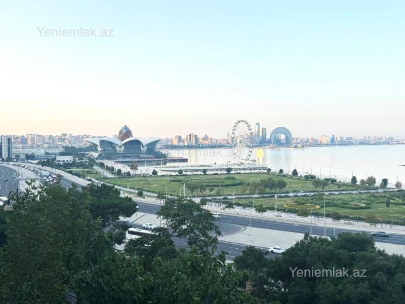 3 otaqlı Bina evi menzil, Səbail rayonu, Bakı
