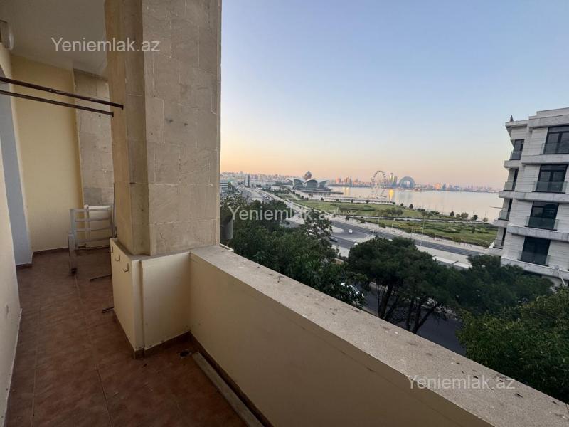 3 otaqlı Bina evi menzil, Səbail rayonu, Bakı