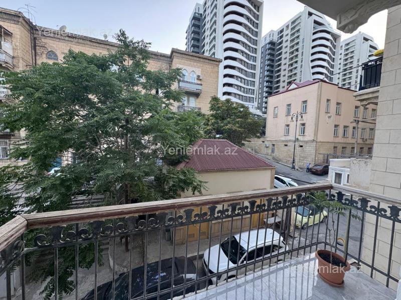 3 otaqlı Bina evi menzil, Səbail rayonu, Bakı