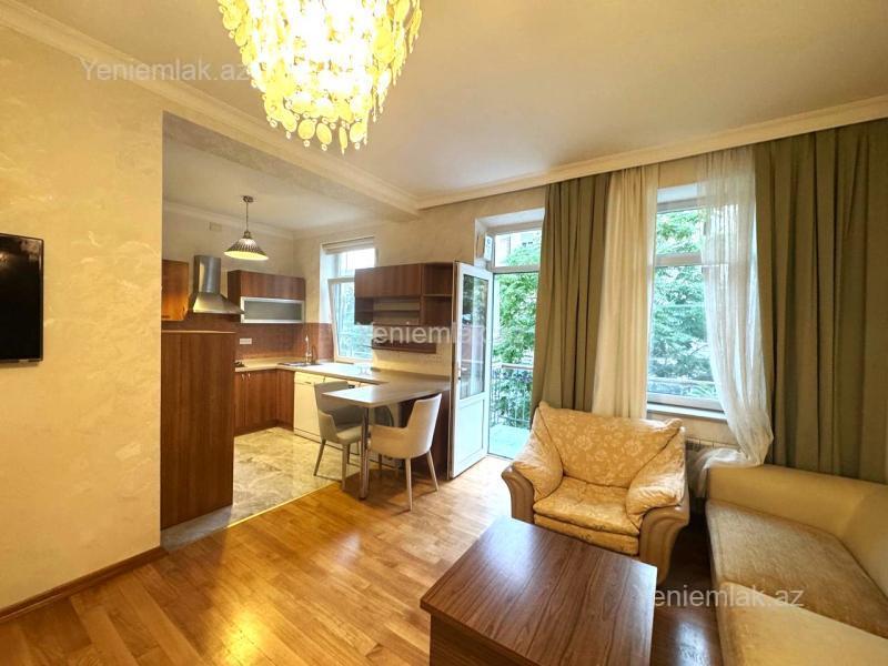 3 otaqlı Bina evi menzil, Səbail rayonu, Bakı