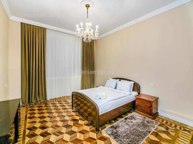 3 otaqlı Bina evi menzil, Səbail rayonu, Bakı