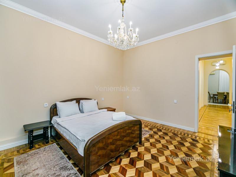 3 otaqlı Bina evi menzil, Səbail rayonu, Bakı