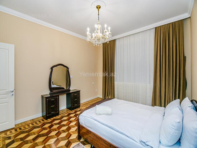 3 otaqlı Bina evi menzil, Səbail rayonu, Bakı