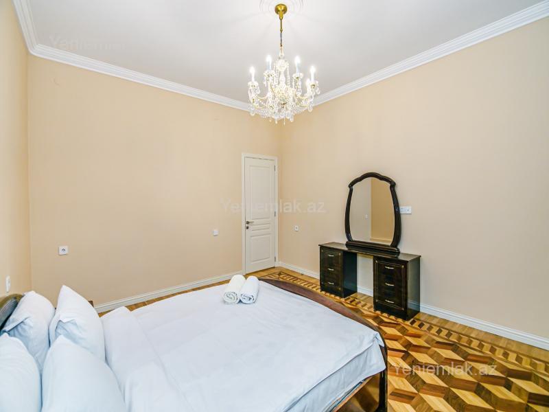 3 otaqlı Bina evi menzil, Səbail rayonu, Bakı