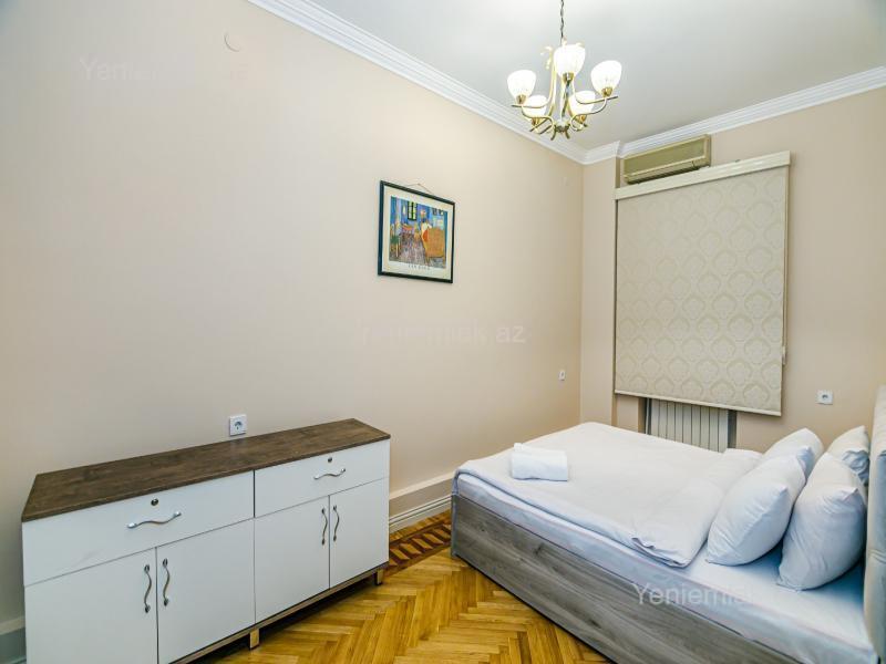 3 otaqlı Bina evi menzil, Səbail rayonu, Bakı