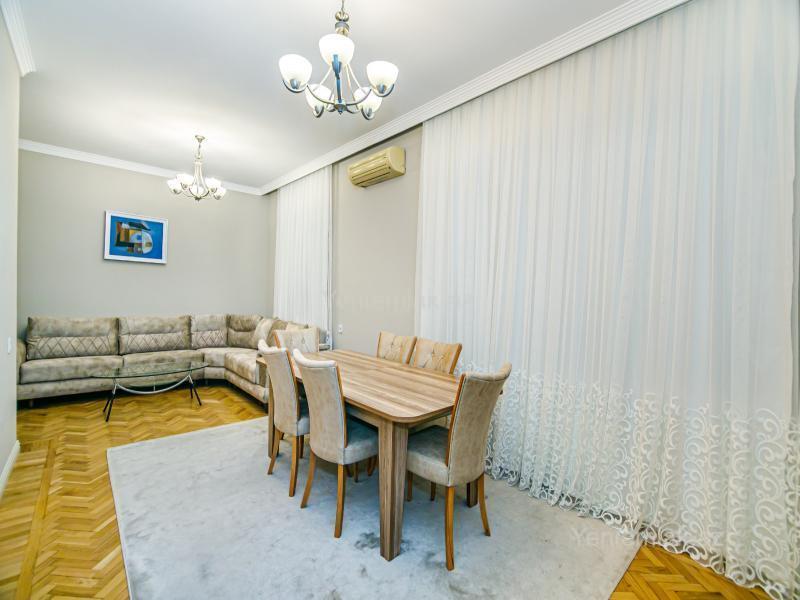 3 otaqlı Bina evi menzil, Səbail rayonu, Bakı