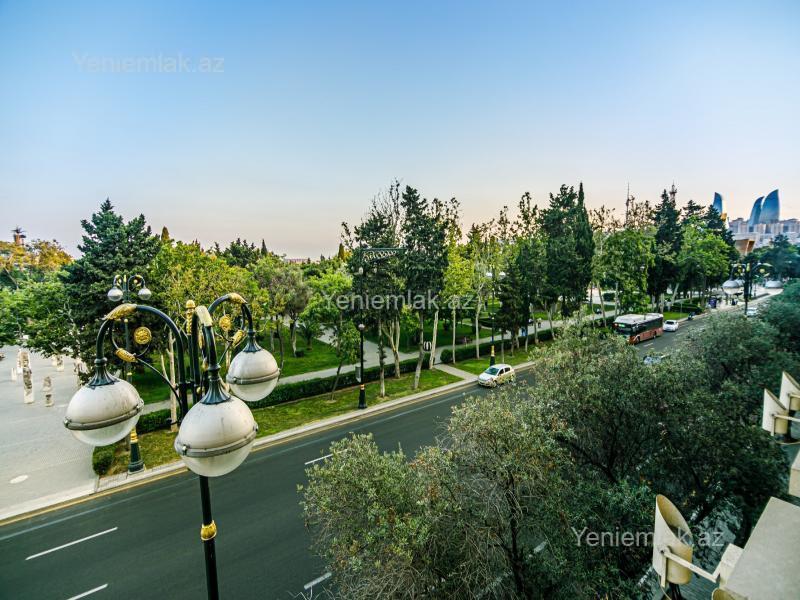 3 otaqlı Bina evi menzil, Səbail rayonu, Bakı