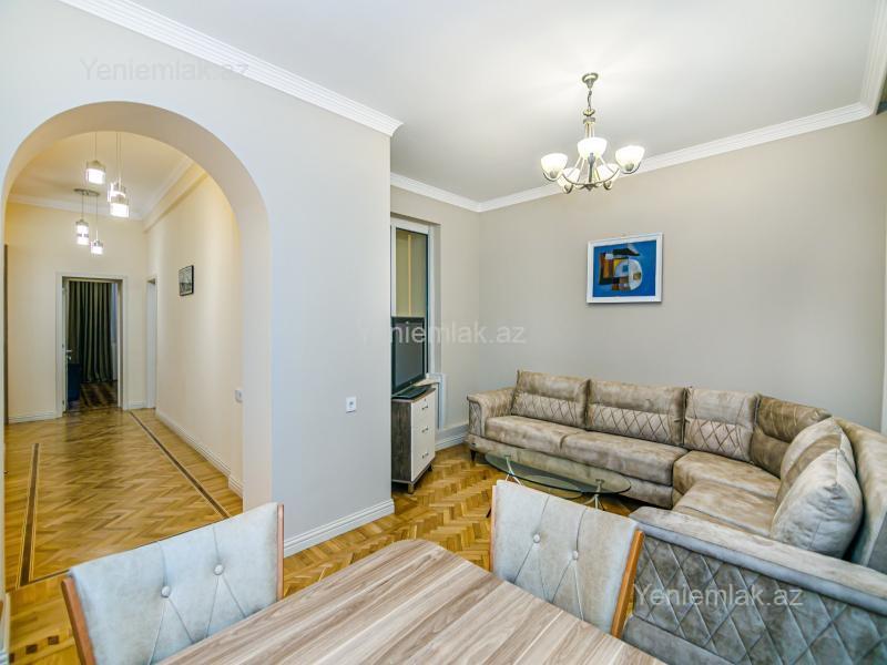 3 otaqlı Bina evi menzil, Səbail rayonu, Bakı
