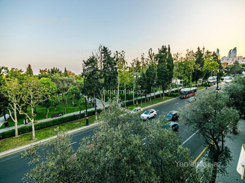 3 otaqlı Bina evi menzil, Səbail rayonu, Bakı