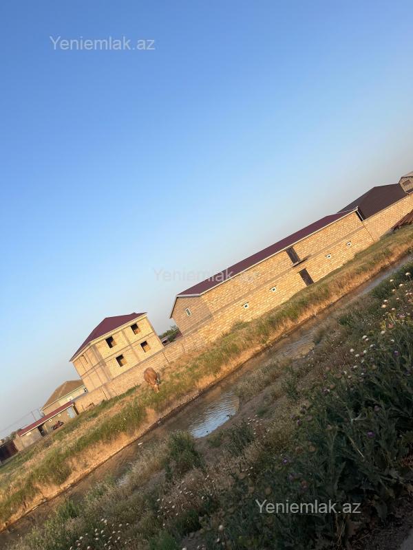 10 otaqlı Həyət evi / Villa, Biləsuvar