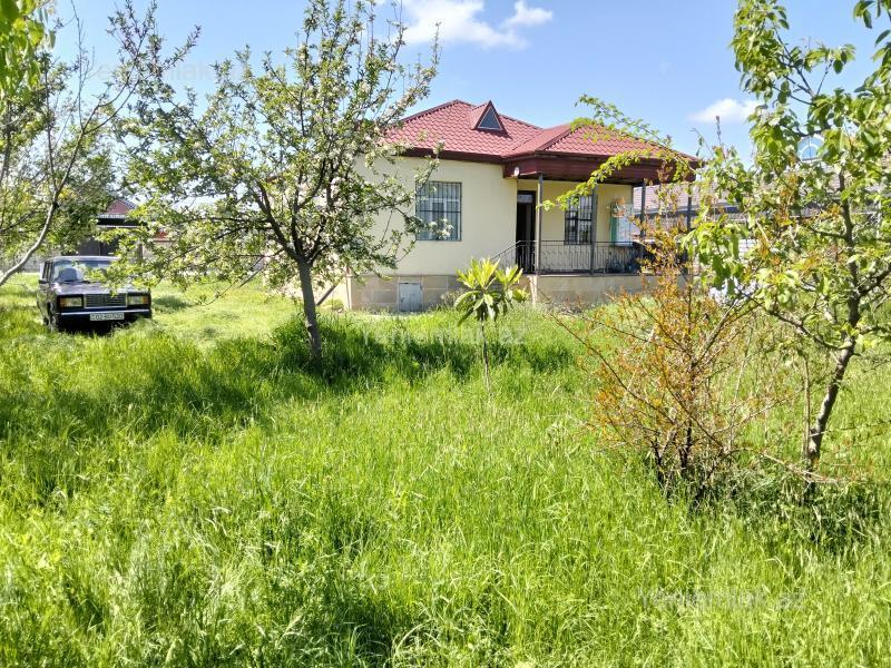 Həyət evi / Villa Kirayə Ağdam Evdə kombi sistemi,internet, qaz, işıq,daimi su, kandisaneri tam yaşayışa uyğundur, işl