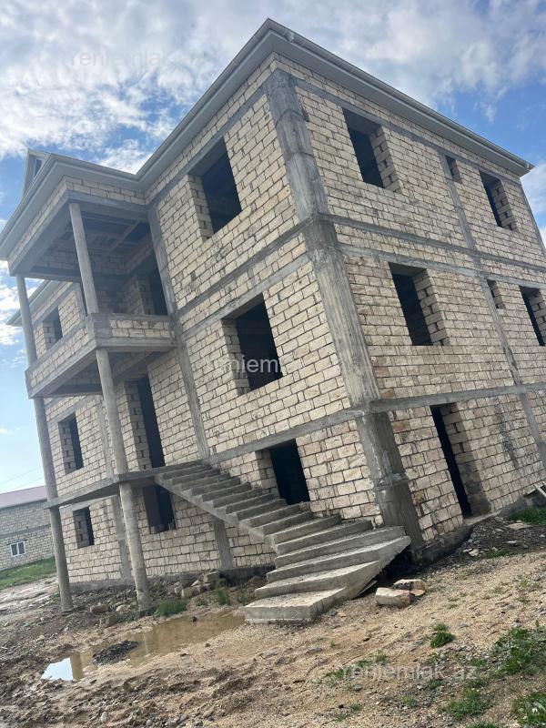 10 otaqlı Həyət evi / Villa, Biləsuvar