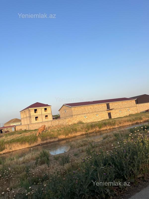 10 otaqlı Həyət evi / Villa, Biləsuvar