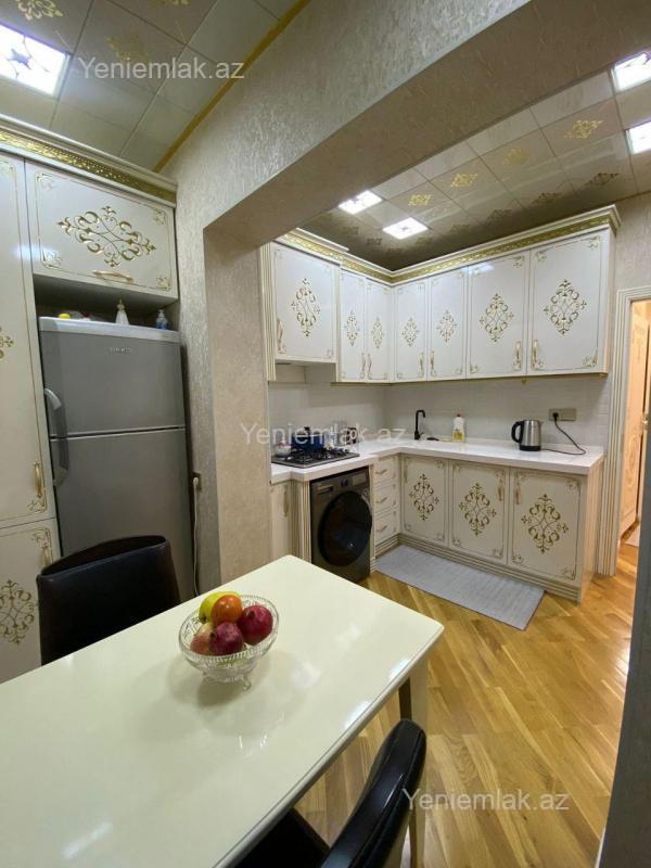 Продаётся 4-комнатная квартира в старом фонде, Bakıxanov, 105 м², 260 000 AZN, фото 2 / 12